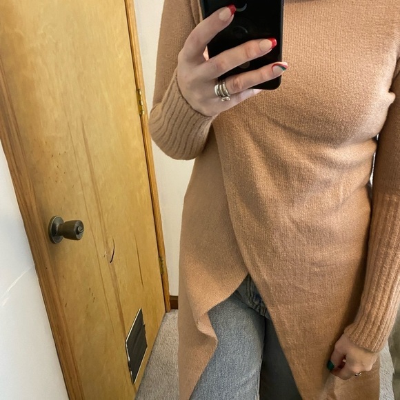 G by Giuliano Black Label Turtleneck Tan Maxi Cross Front Sweater - Picture 10 of 11